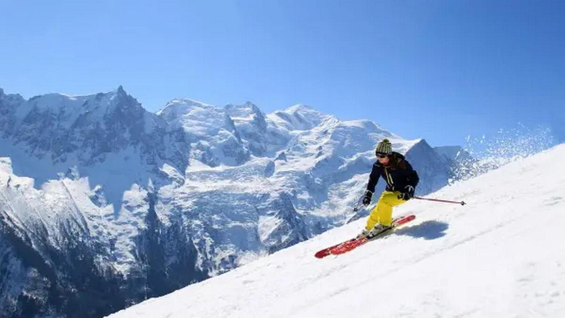 Apartment Au Bon Coin - Luxury Chamonix Hidden Haven, Mont Blanc View, Hot Tub And Garden ภายนอก รูปภาพ