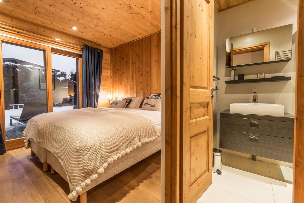 Apartment Au Bon Coin - Luxury Chamonix Hidden Haven, Mont Blanc View, Hot Tub And Garden ภายนอก รูปภาพ