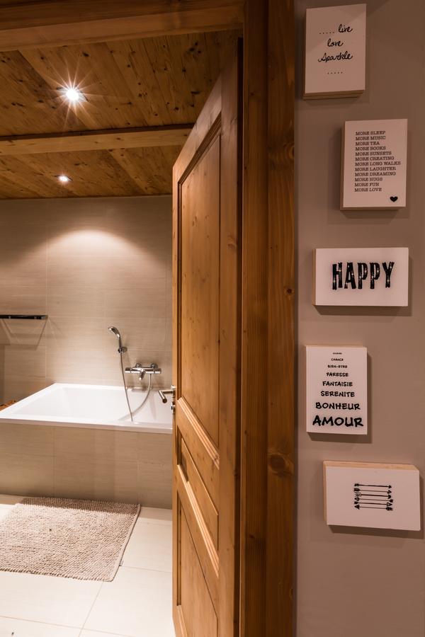 Apartment Au Bon Coin - Luxury Chamonix Hidden Haven, Mont Blanc View, Hot Tub And Garden ภายนอก รูปภาพ