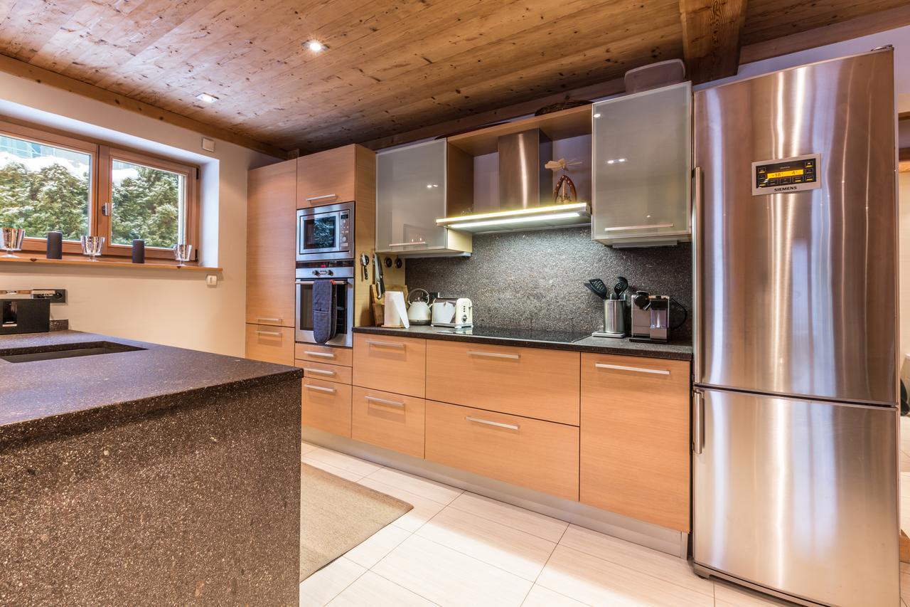 Apartment Au Bon Coin - Luxury Chamonix Hidden Haven, Mont Blanc View, Hot Tub And Garden ภายนอก รูปภาพ